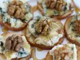 Crostini cu gorgonzola, nucă și miere, poza 1