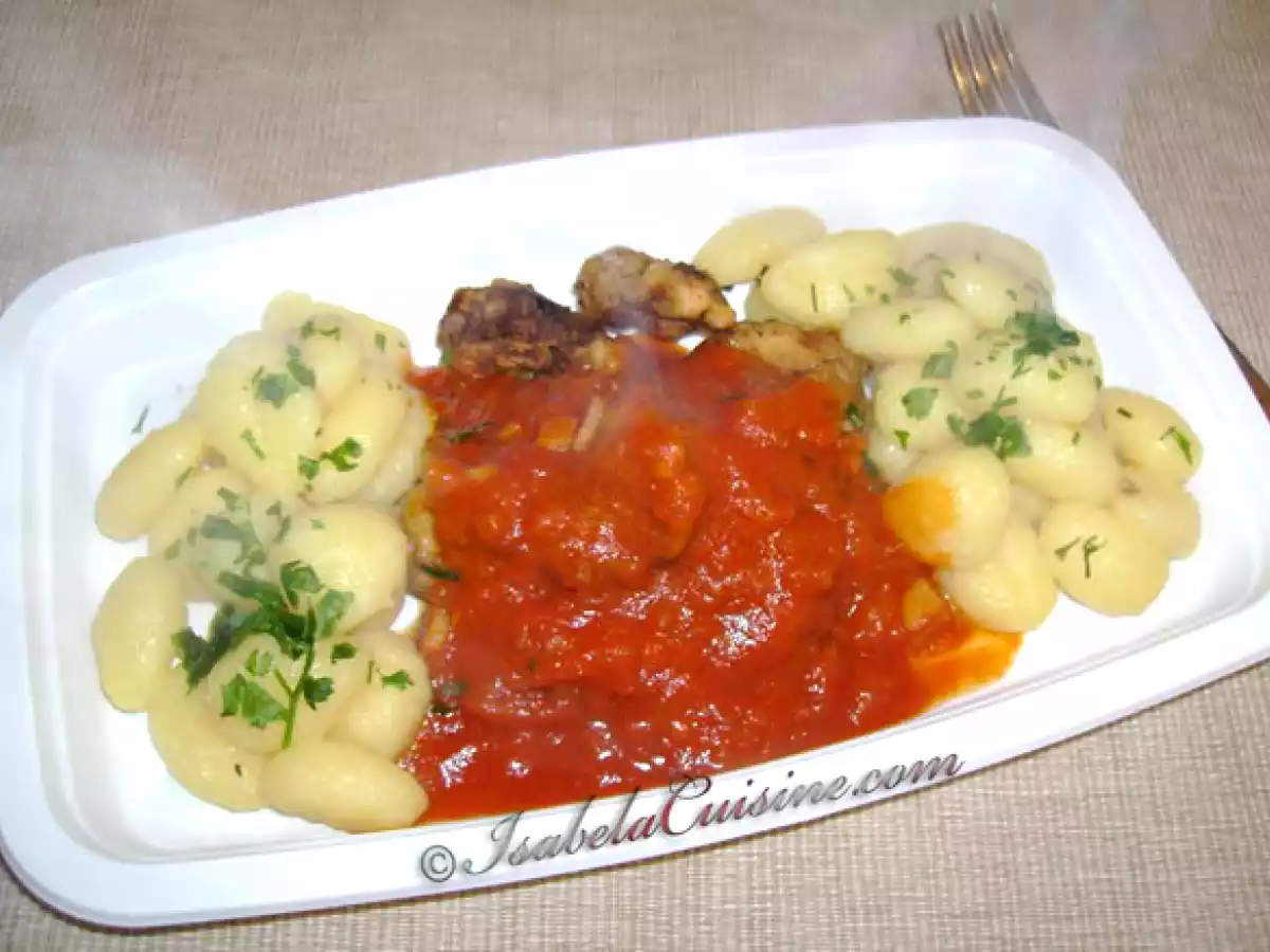 Cuburi de porc cu sos dulce-acrisor