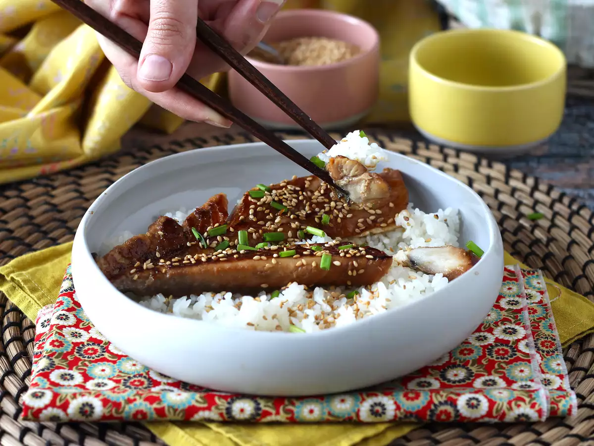Cum gătești macrou? Încearcă această rețetă glazurată cu sos de soia și miere! - poza 4
