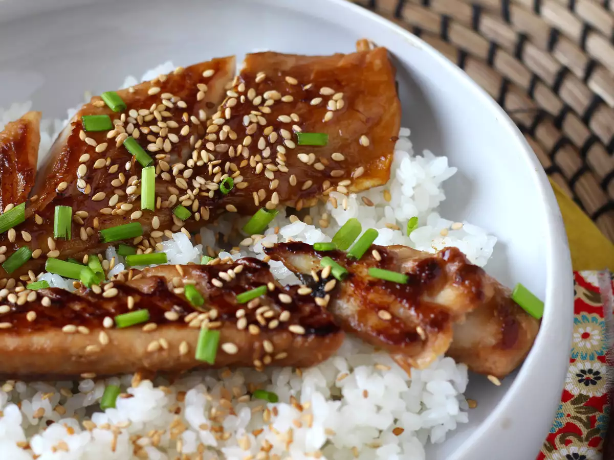 Cum gătești macrou? Încearcă această rețetă glazurată cu sos de soia și miere! - poza 5