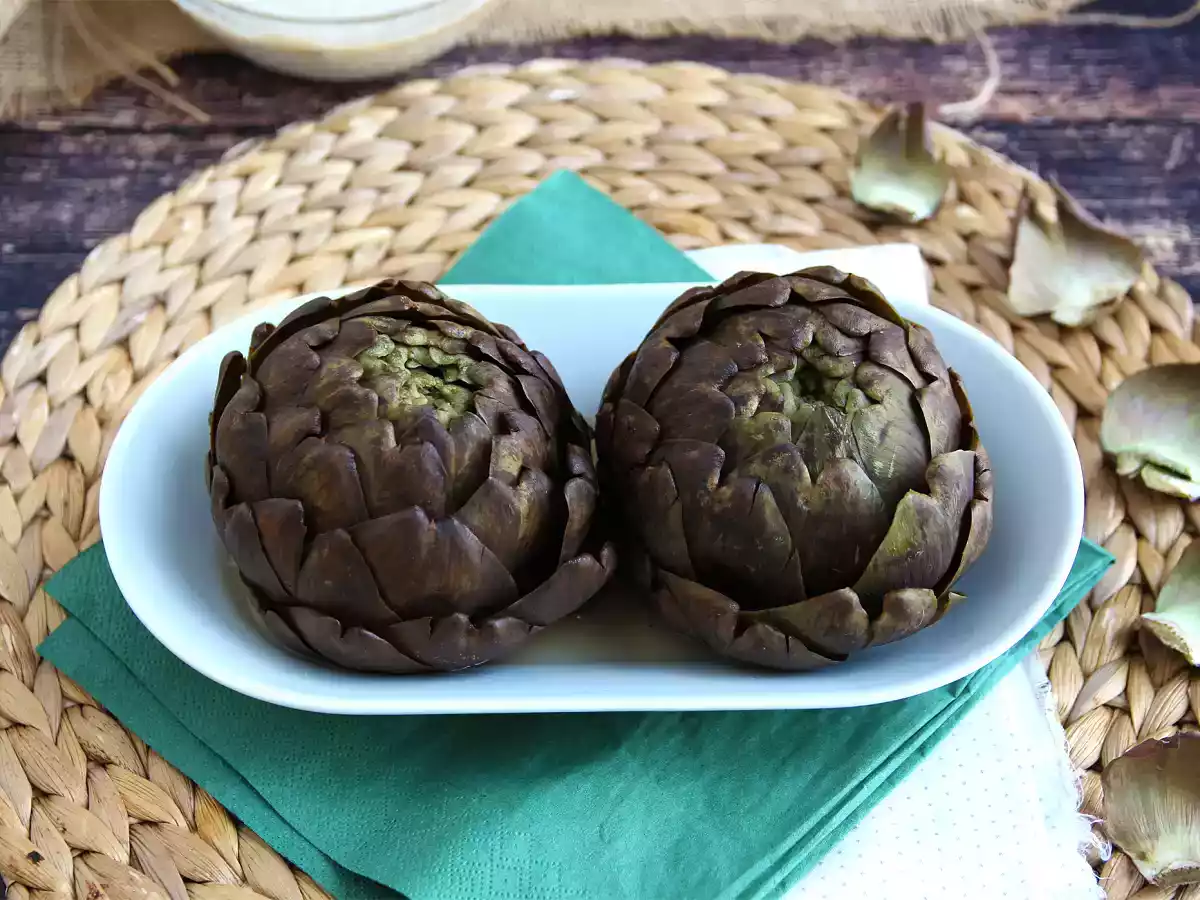 Cum să gătești anghinarea în apă?