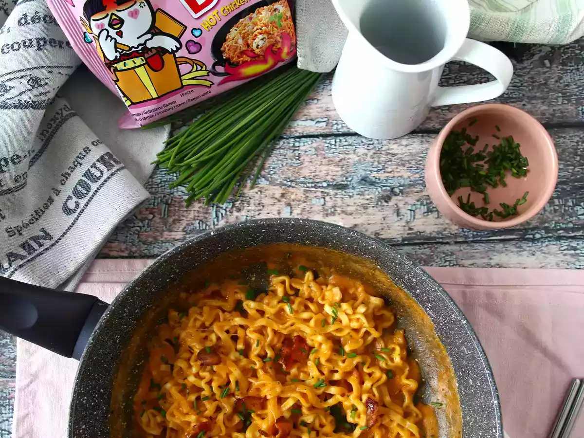 Cum să gătești tăiței Buldak cu aromă de carbonara? Cea mai buna reteta! - poza 4