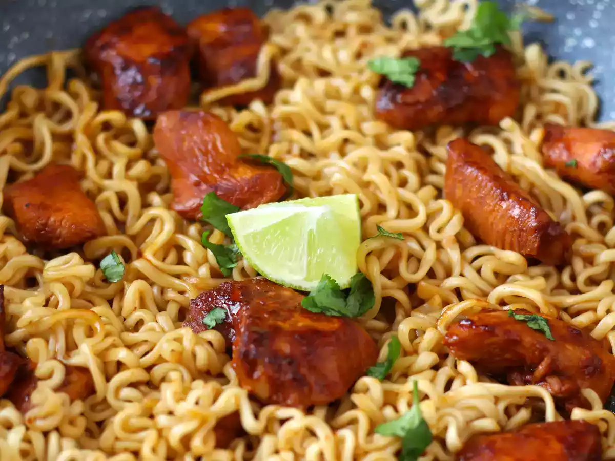 Cum să gătești tăițeii Buldak Habanero Lime, rețetă cu pui marinat! - poza 7