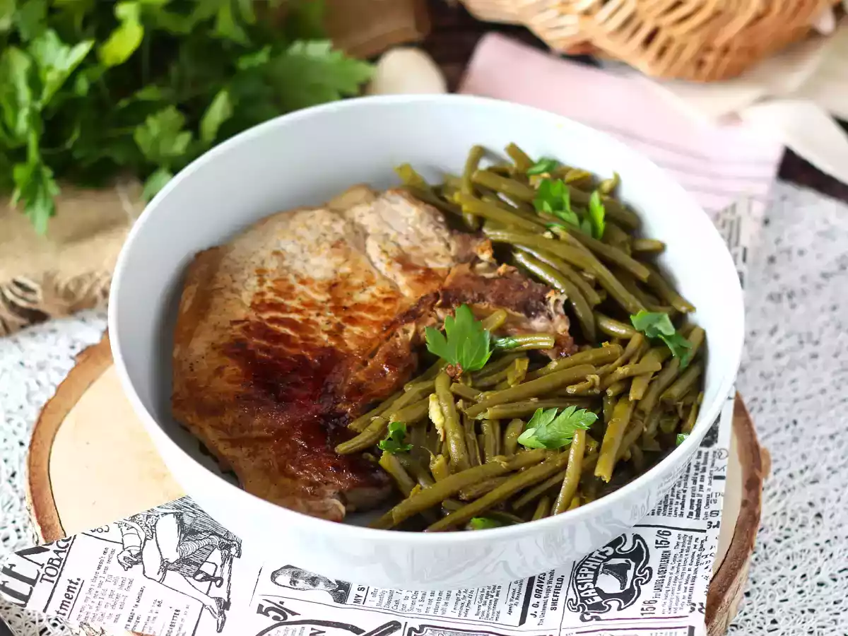 Cum să gătești un cotlet de porc în tigaie?