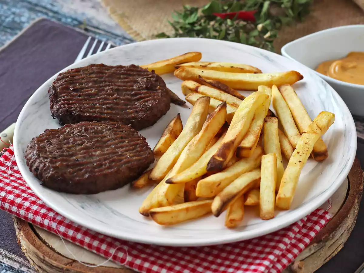 Cum se gătește un burger în Air Fryer? - poza 3