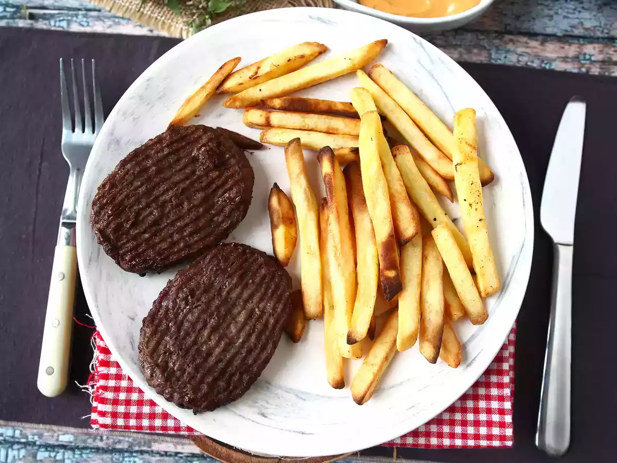 Cum se gătește un burger în Air Fryer? - poza 4