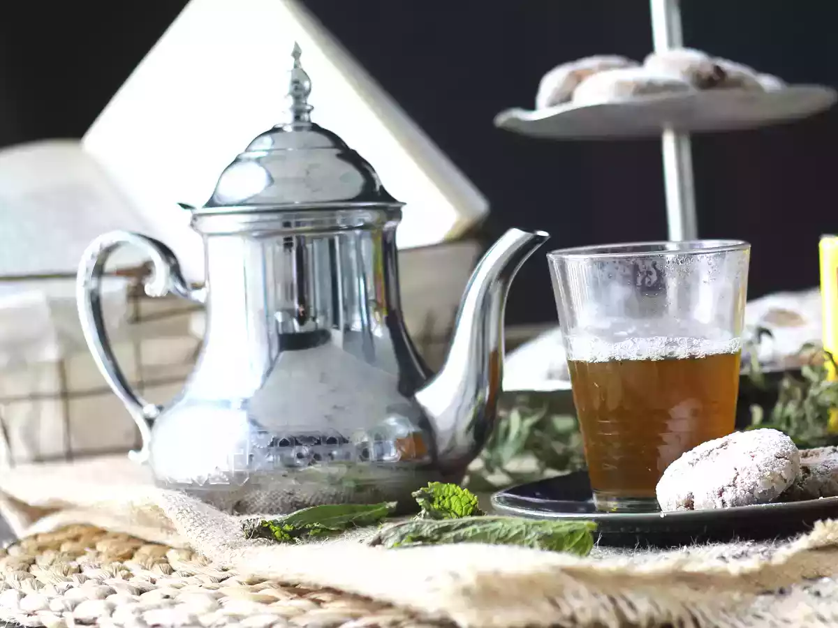 Cum se prepară ceaiul autentic marocan de mentă? - poza 2