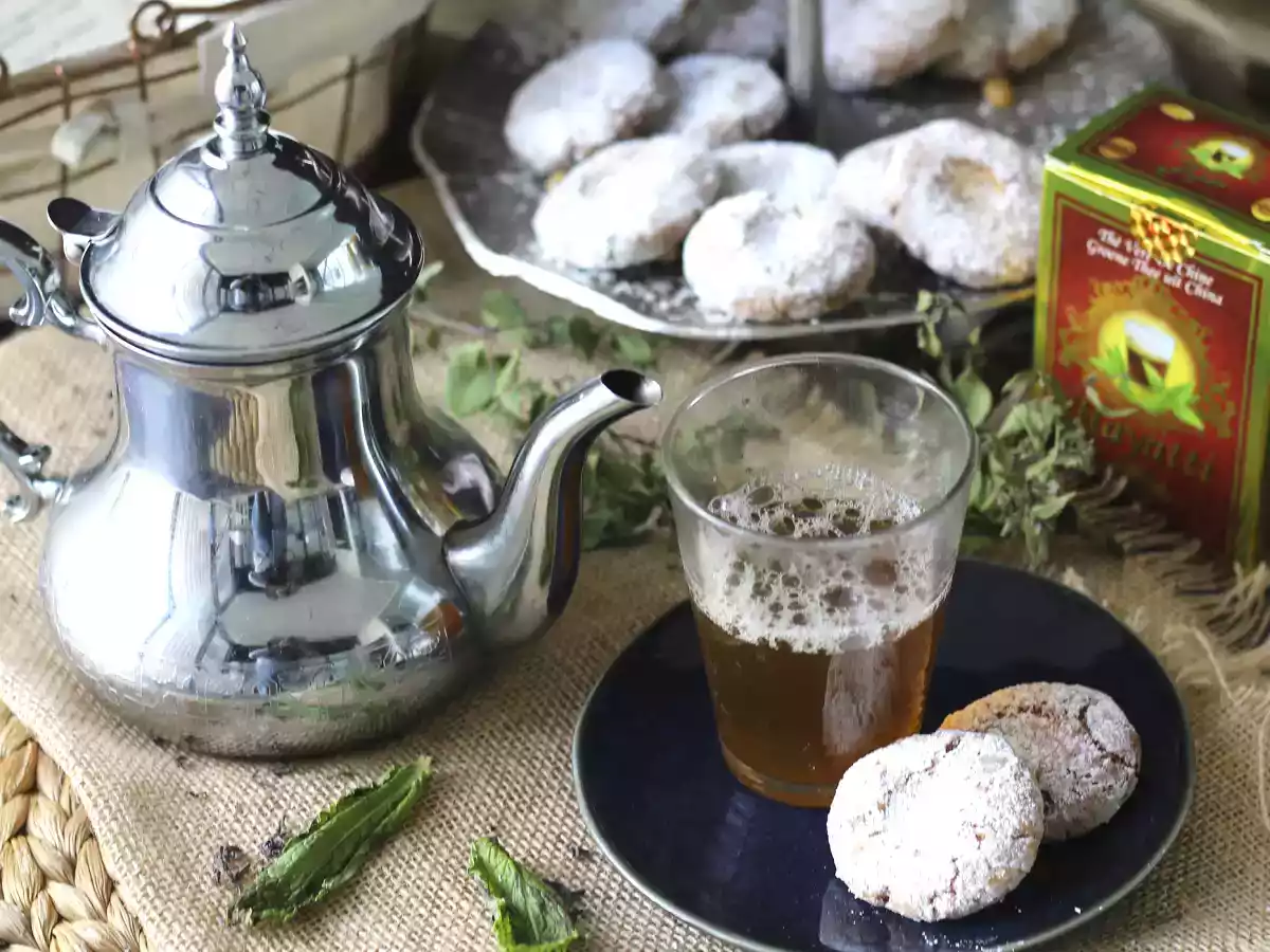 Cum se prepară ceaiul autentic marocan de mentă? - poza 6