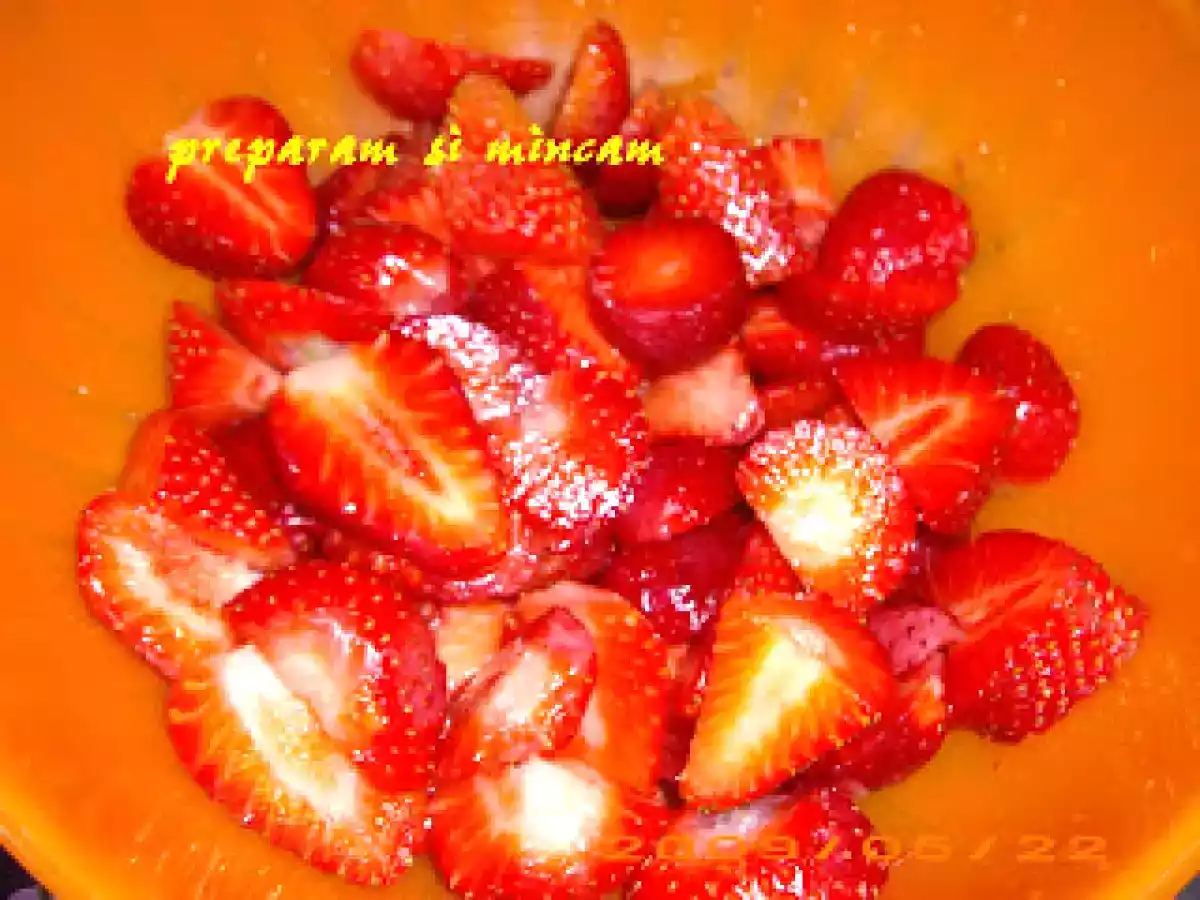 Cupe de capsuni cu mascarpone - poza 4