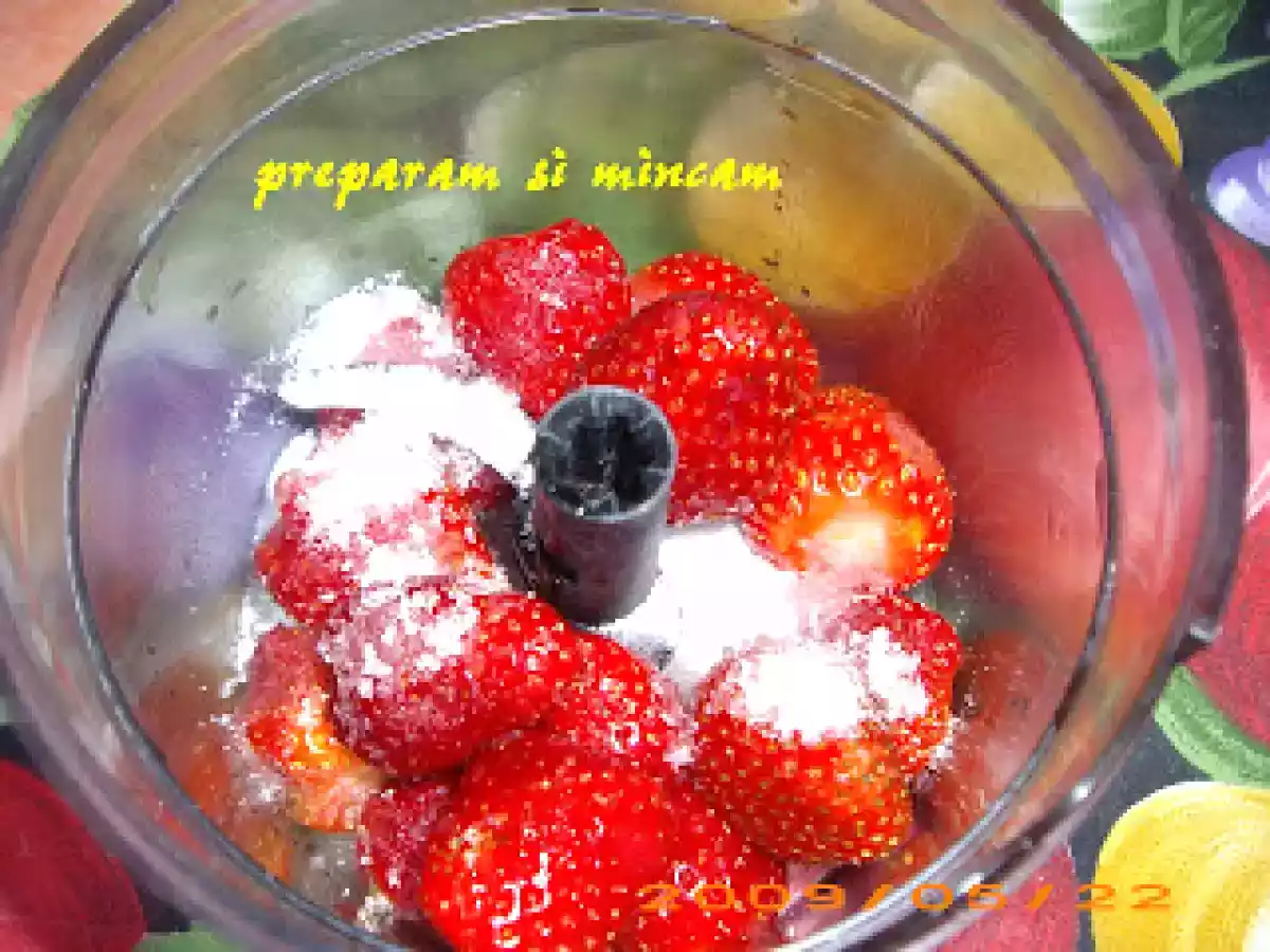 Cupe de capsuni cu mascarpone - poza 7