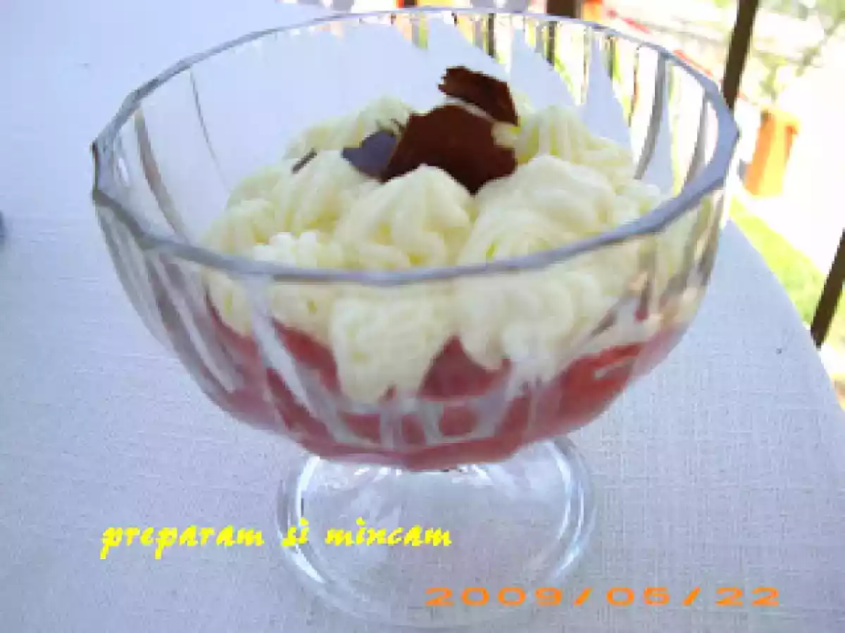 Cupe de capsuni cu mascarpone - poza 12