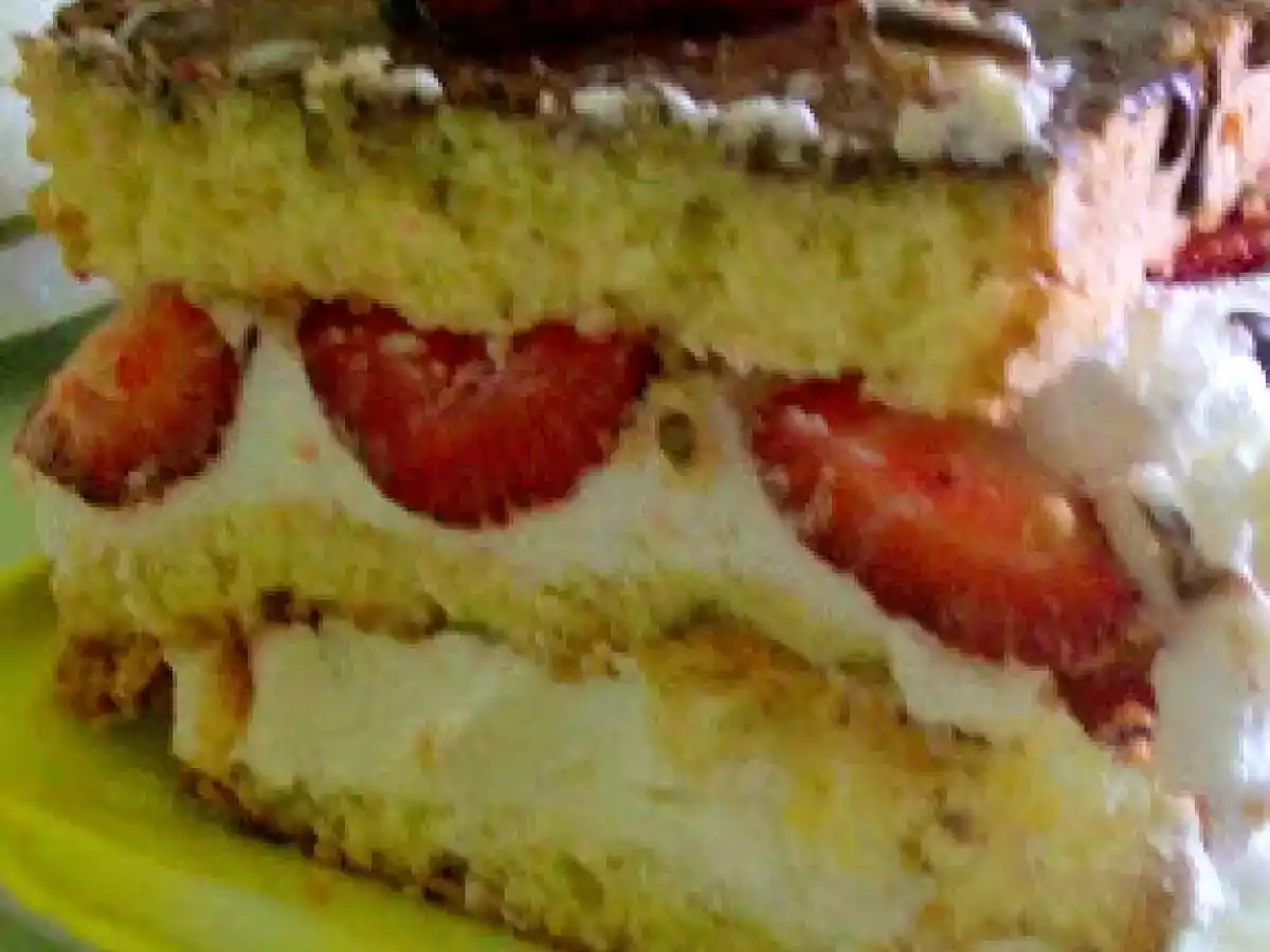 Delicii de mai-prajitura cu frisca si capsuni - poza 6