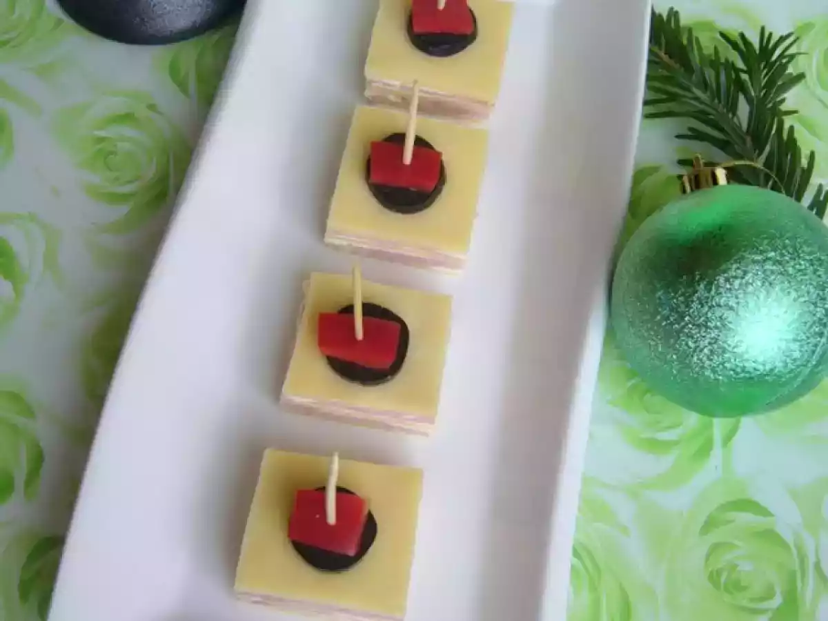 Dobos aperitiv cu sunca si cascaval