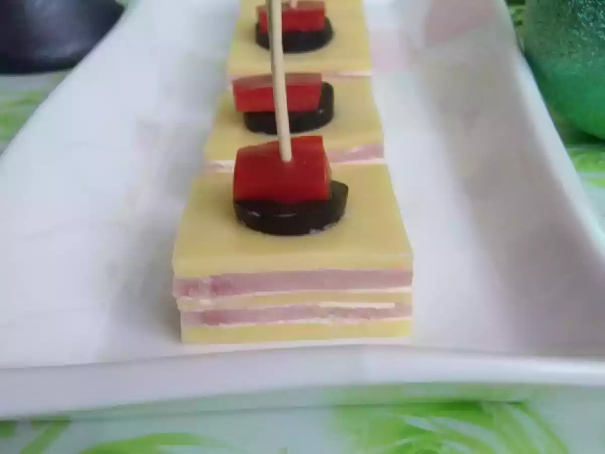 Dobos aperitiv cu sunca si cascaval - poza 3