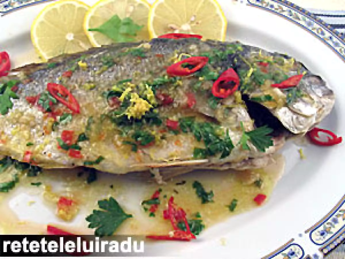Dorada cu sos de lamaie