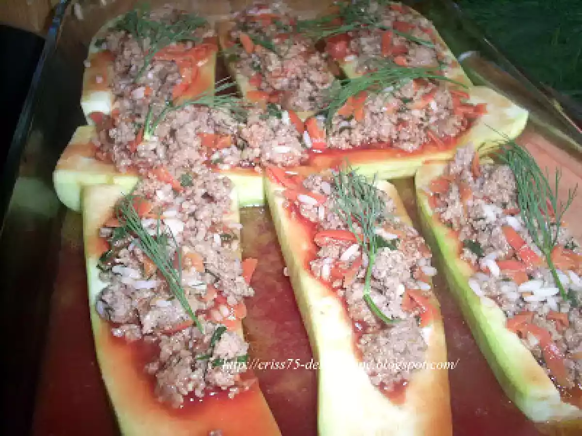 Dovlecei umpluti cu carne - poza 3