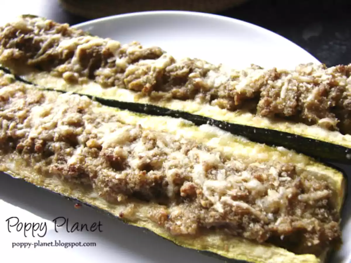 Dovlecei umpluti cu feta si nuci