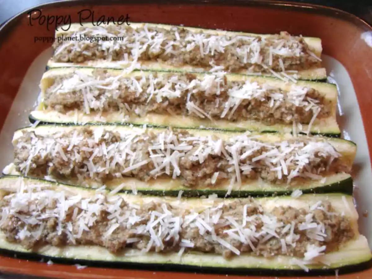 Dovlecei umpluti cu feta si nuci - poza 8