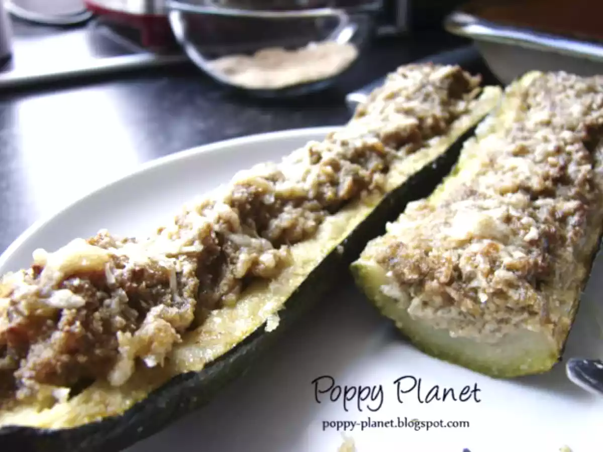 Dovlecei umpluti cu feta si nuci - poza 9