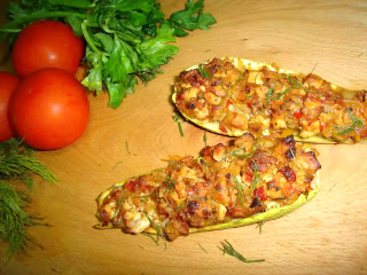 Dovlecei umpluti cu piept de curcan