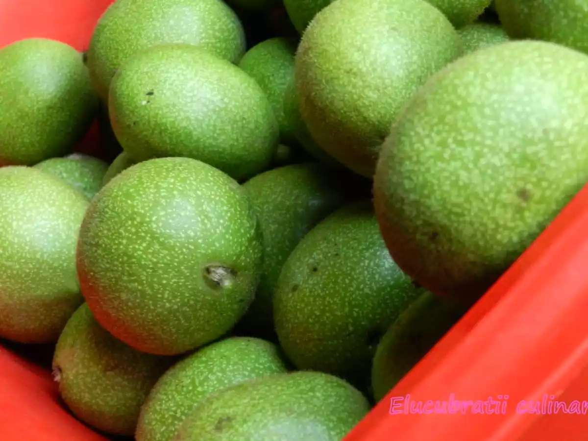 Dulceață de nuci verzi - varianta albă - poza 2