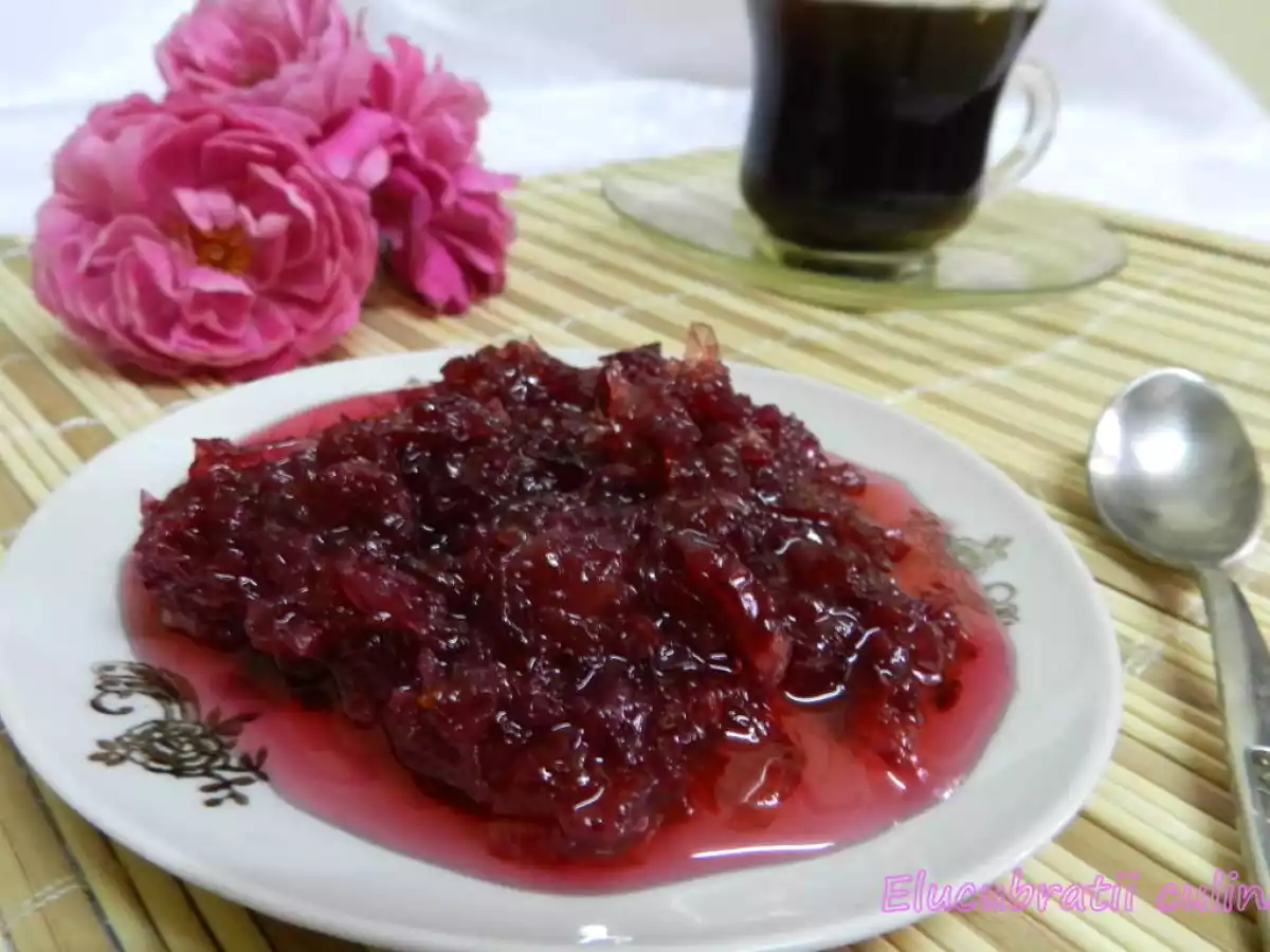 Dulceață de trandafiri