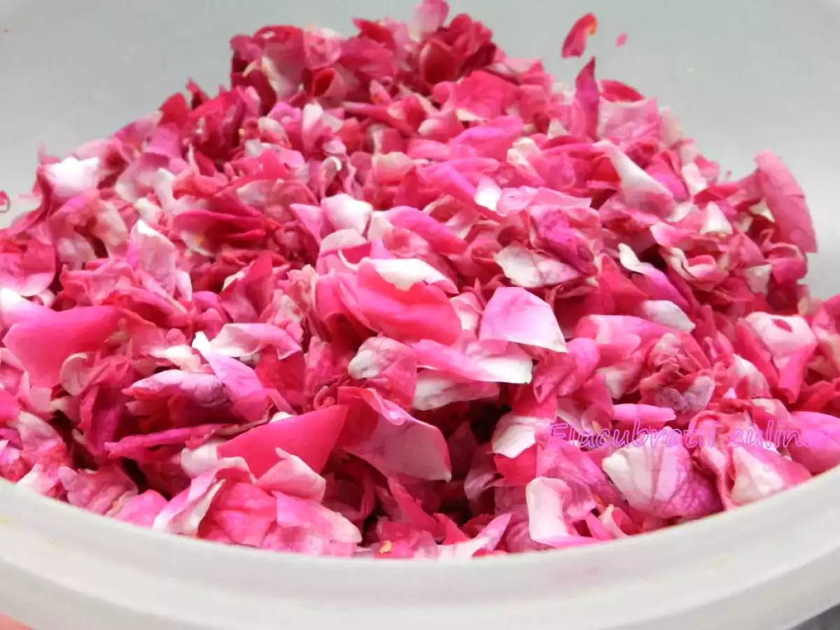 Dulceață de trandafiri - poza 3