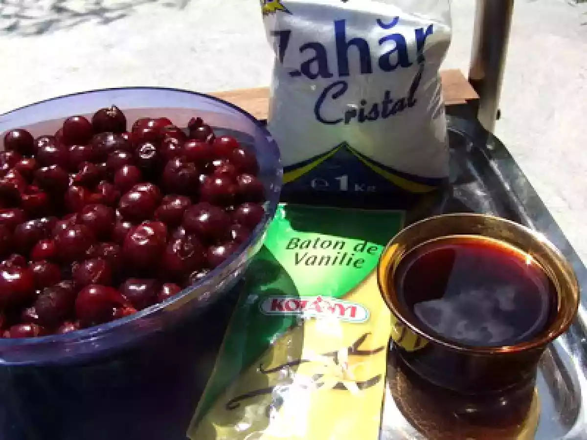 Dulceata de visine cu vanilie - poza 3