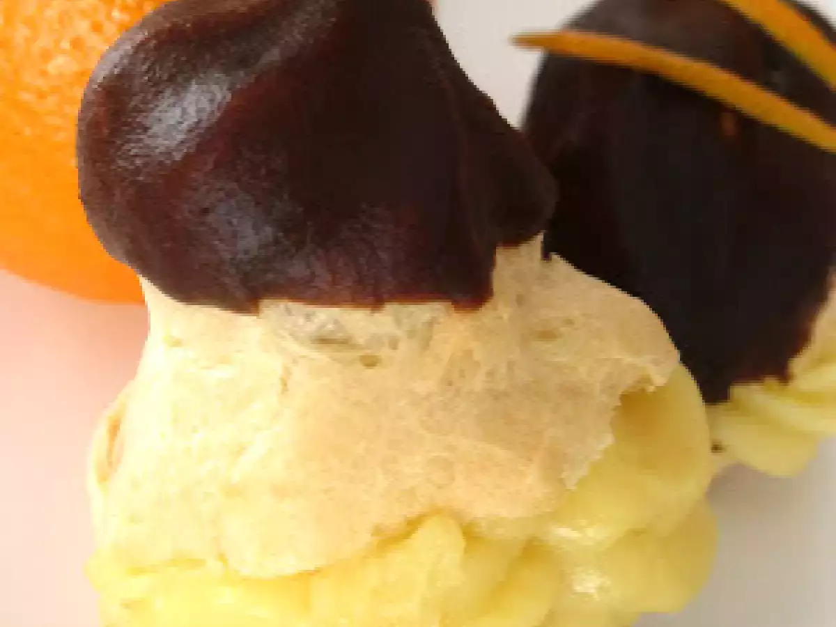 Eclere cu ciocolata si crema de portocale