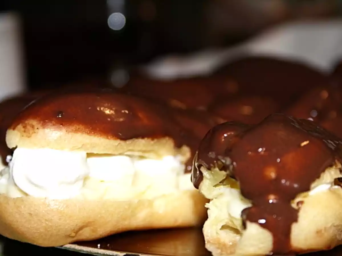 Eclere cu crema de vanilie