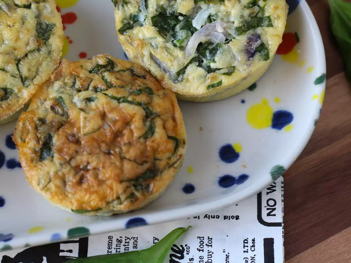 Egg bites cu brânză cottage la Air Fryer: gustări ușoare și bogate în proteine - poza 3