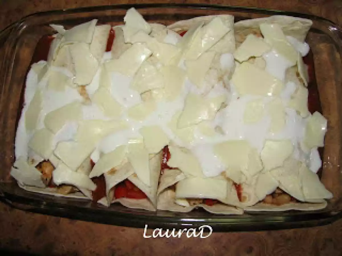 Enchiladas cu pui, fasole si porumb - poza 4