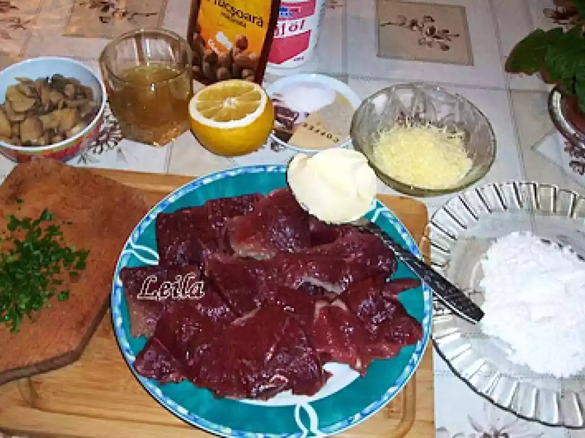 Escalop de caprioara cu ciuperci si cascaval - poza 2