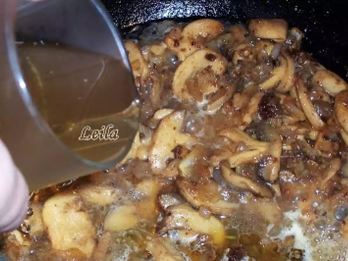 Escalop de caprioara cu ciuperci si cascaval - poza 7