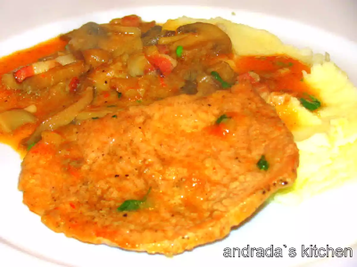 Escalop de porc cu ciuperci si ceapa