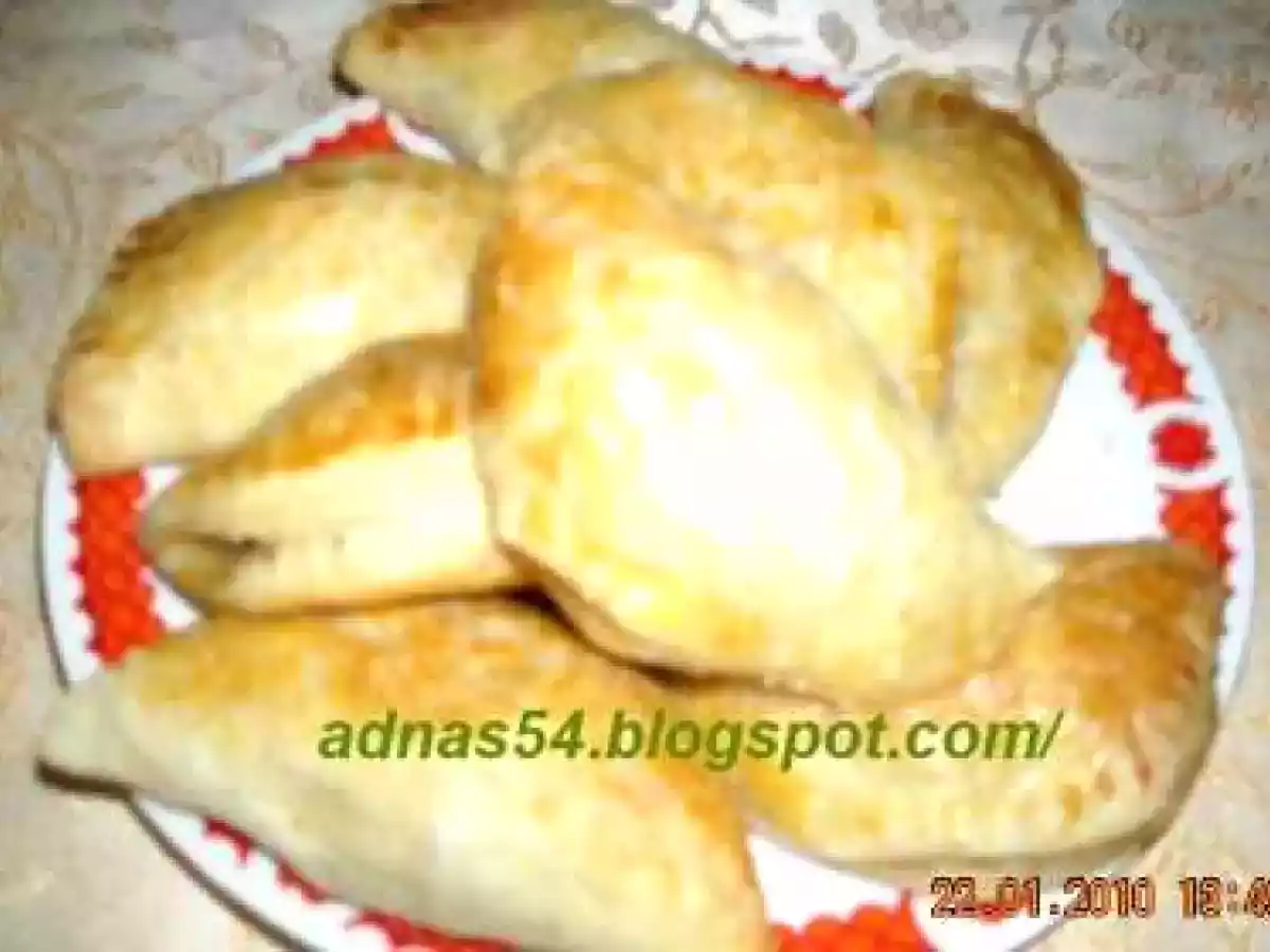 Espanadillas cu umplutura de ciuperci si sardine.