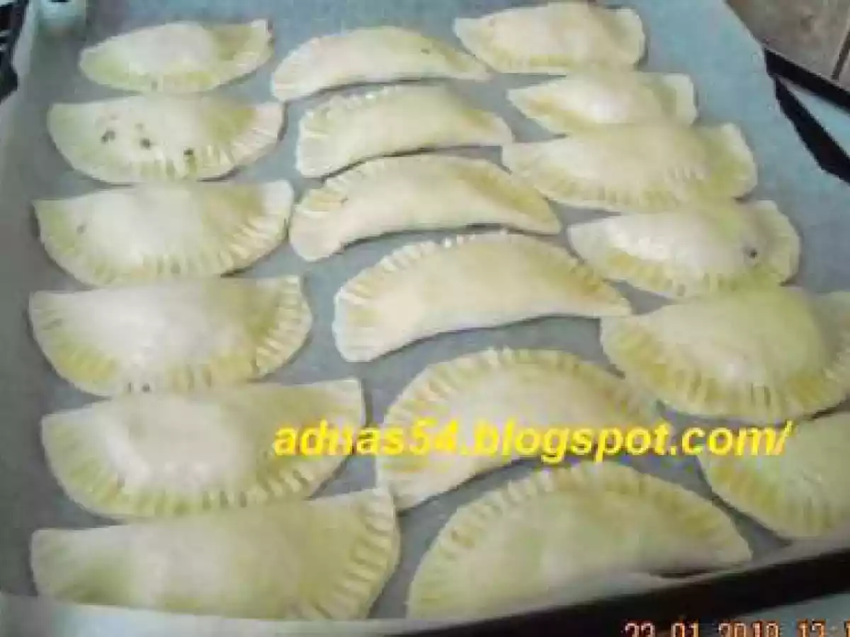 Espanadillas cu umplutura de ciuperci si sardine. - poza 3