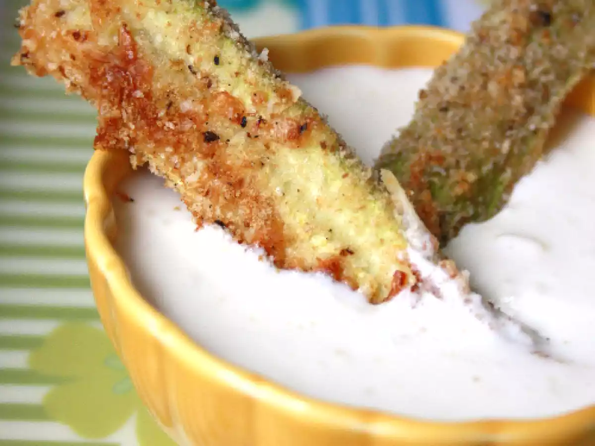 Fasii de dovlecei cu parmezan si sos cremos de smantana si parmezan - poza 2