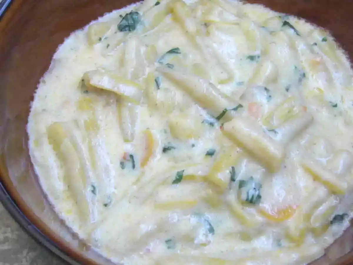 Fasole galbena pastai cu smantana