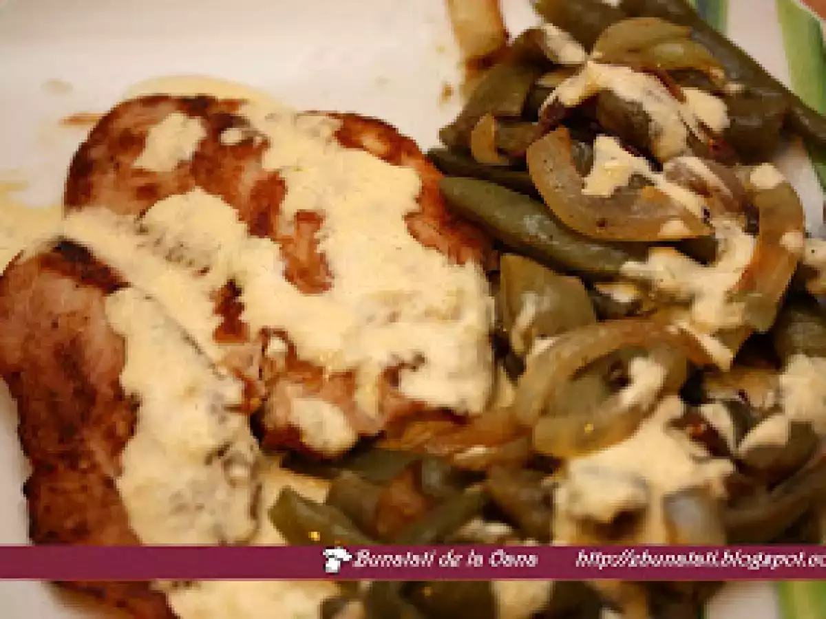 Fasole verde cu ceapa caramelizata