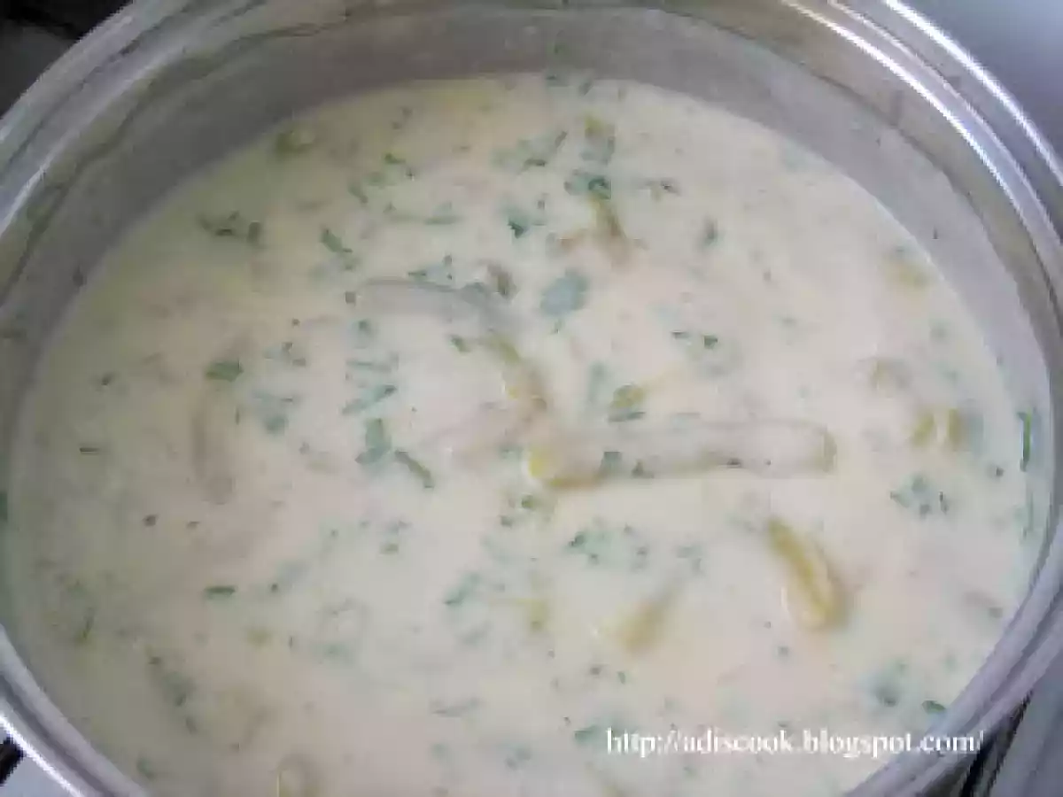 FASOLE VERDE CU SOS DE SMANTANA