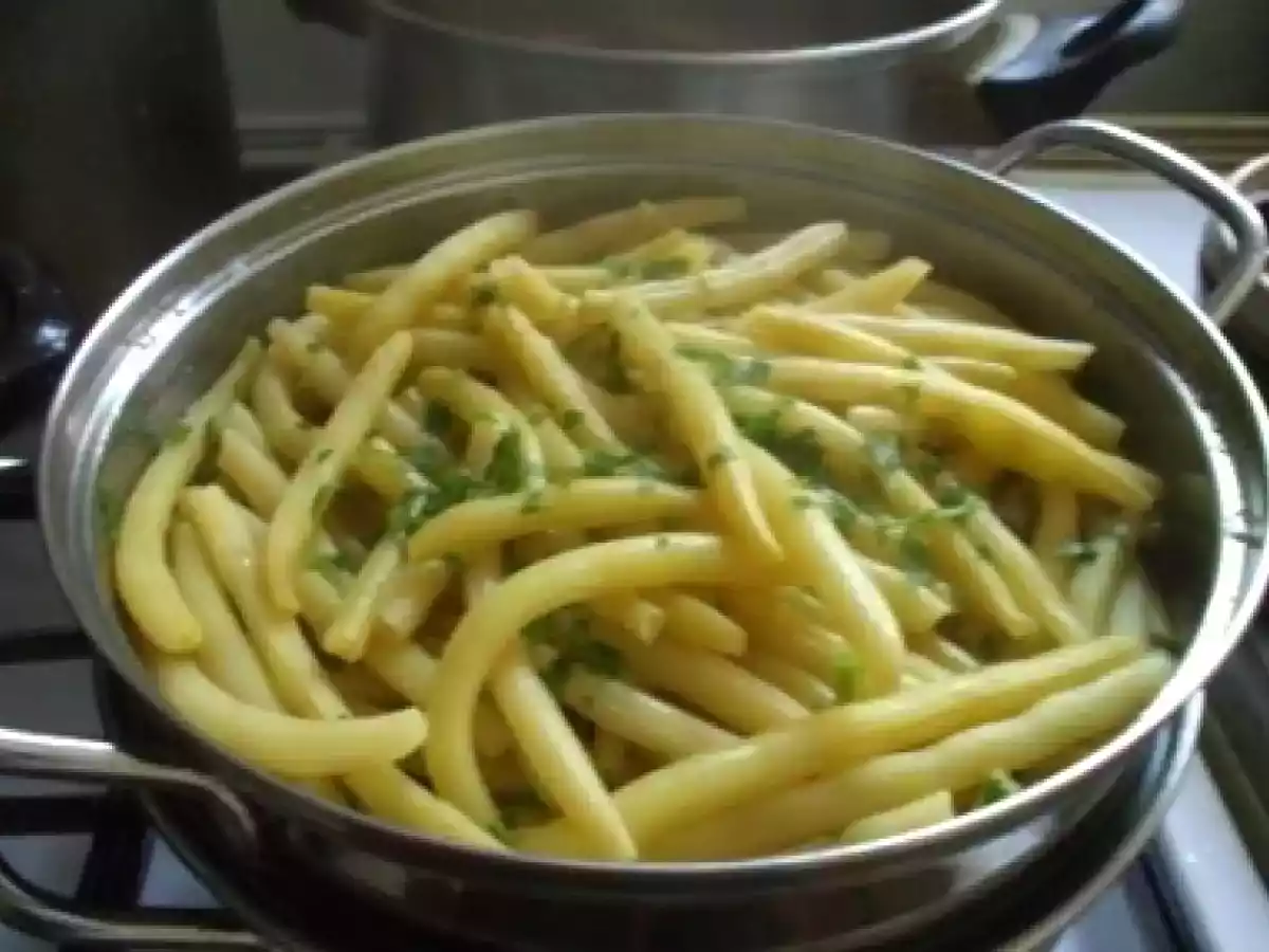 Fasole verde cu sos de usturoi - poza 5