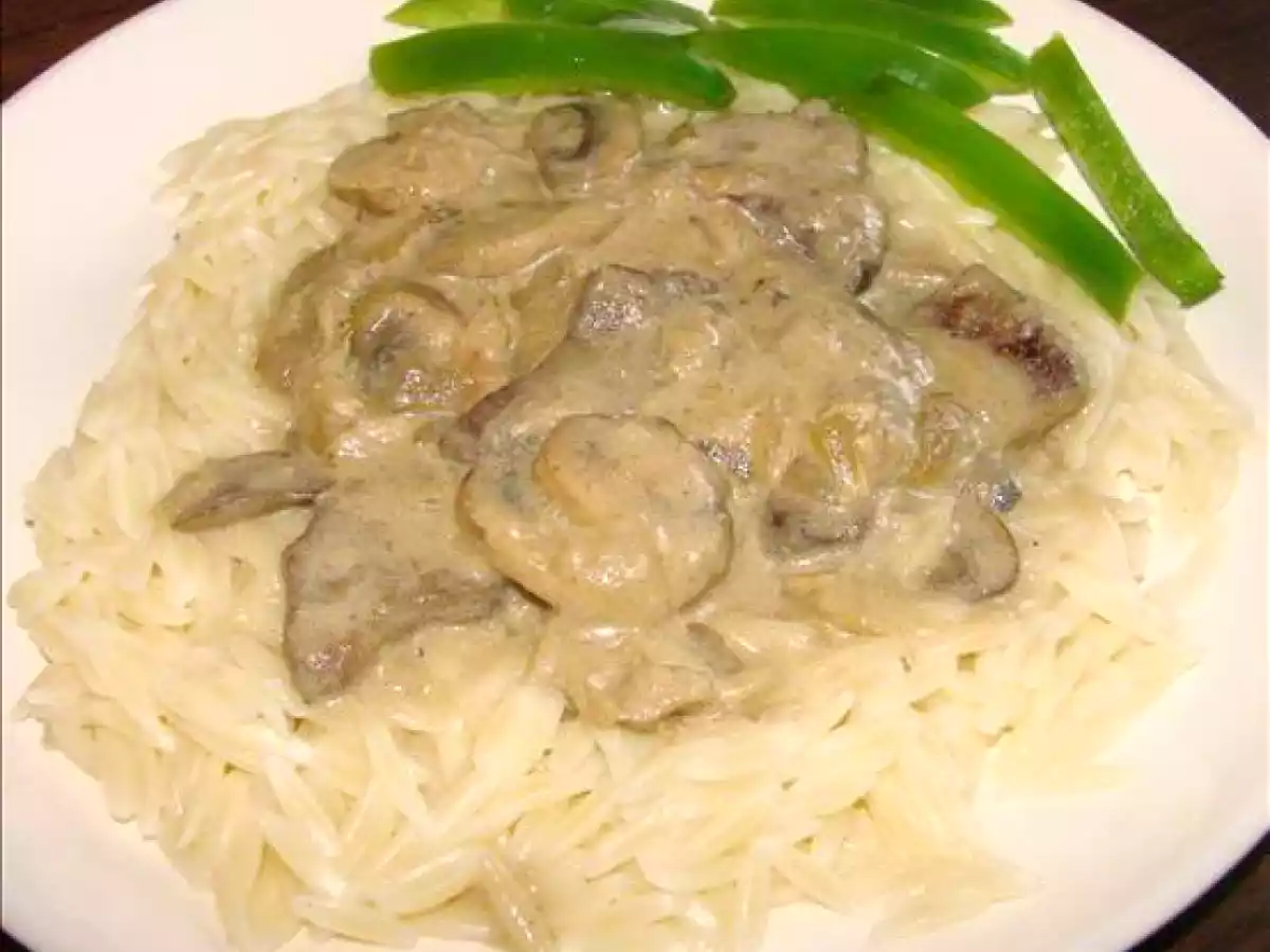 Ficat cu ciuperci si smantana la cupor