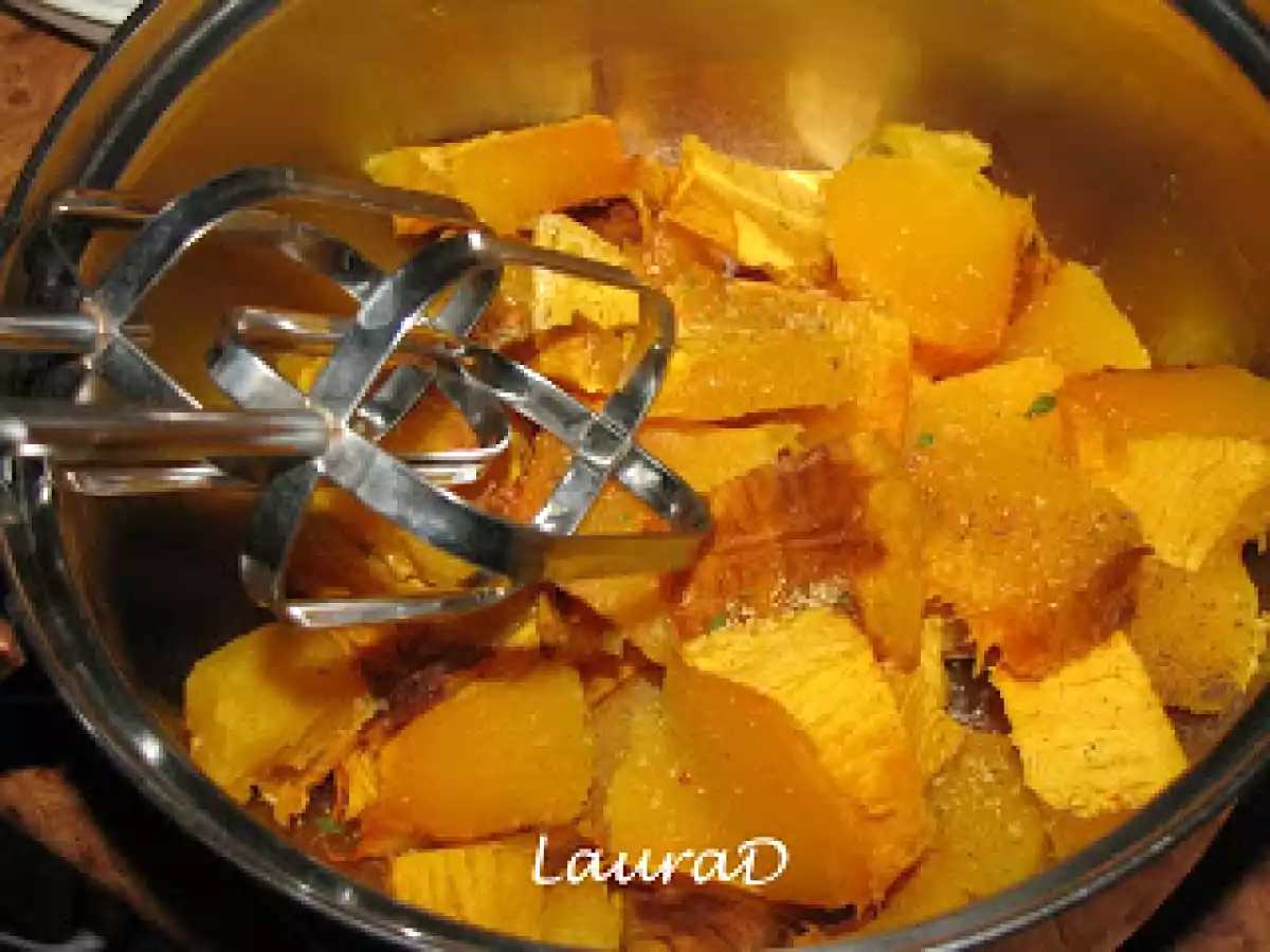 Ficat de curcan cu piure de dovleac si sos dulce-acrisor - poza 3