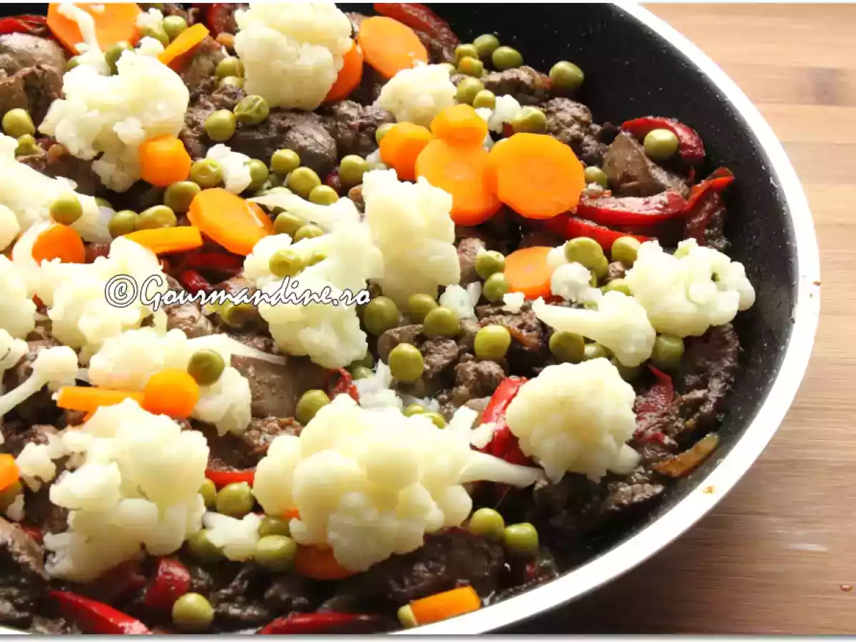Ficatei de pui cu legume