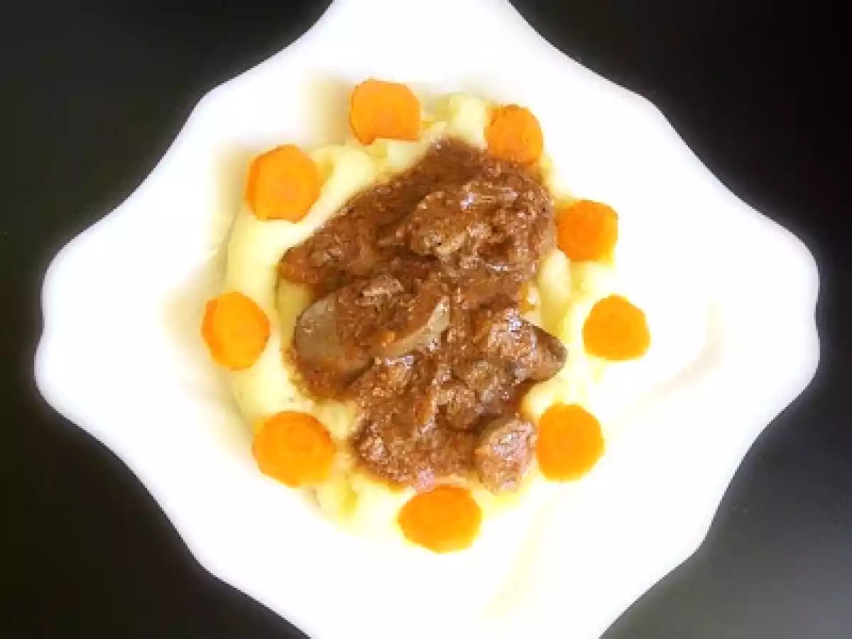 Ficatei de pui cu sos de ciuperci