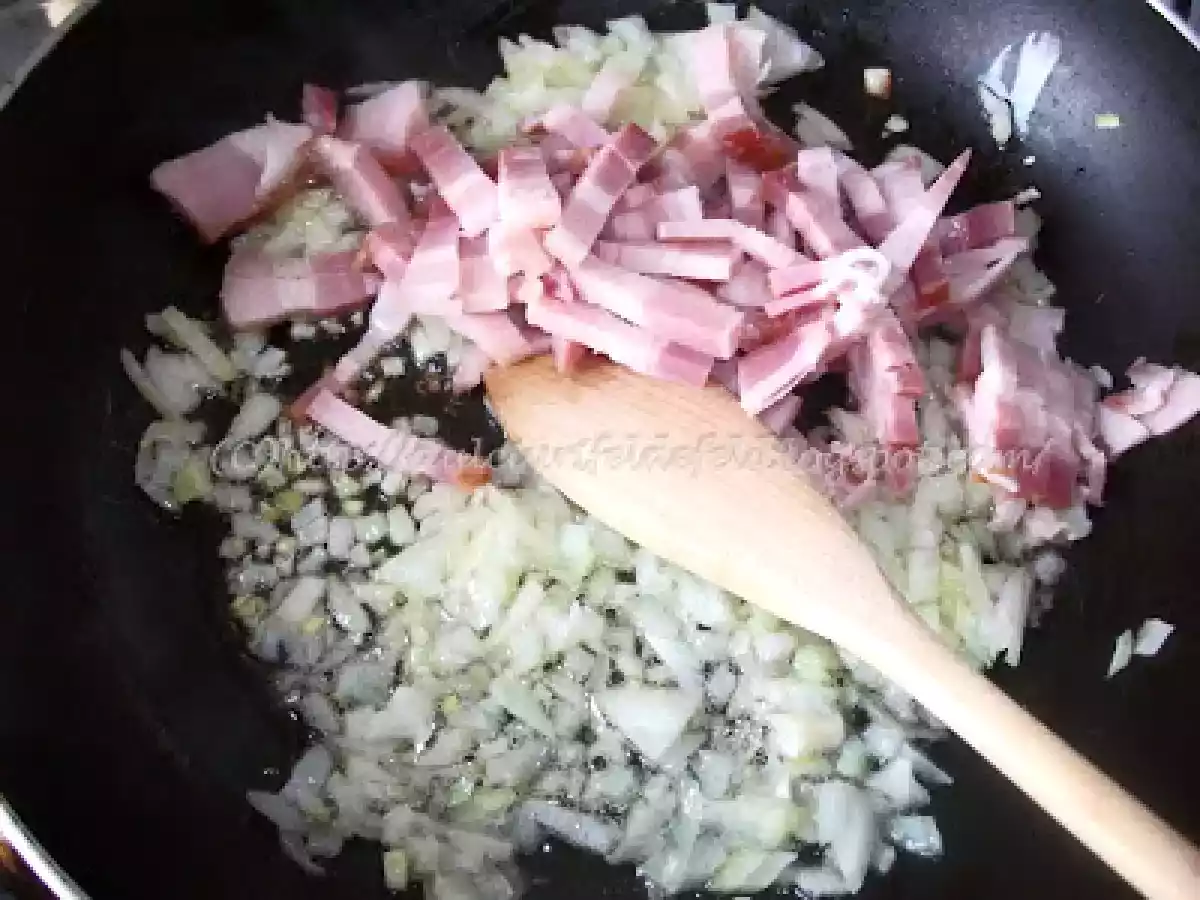 Ficatei de pui cu sos de rosii si bacon - poza 2