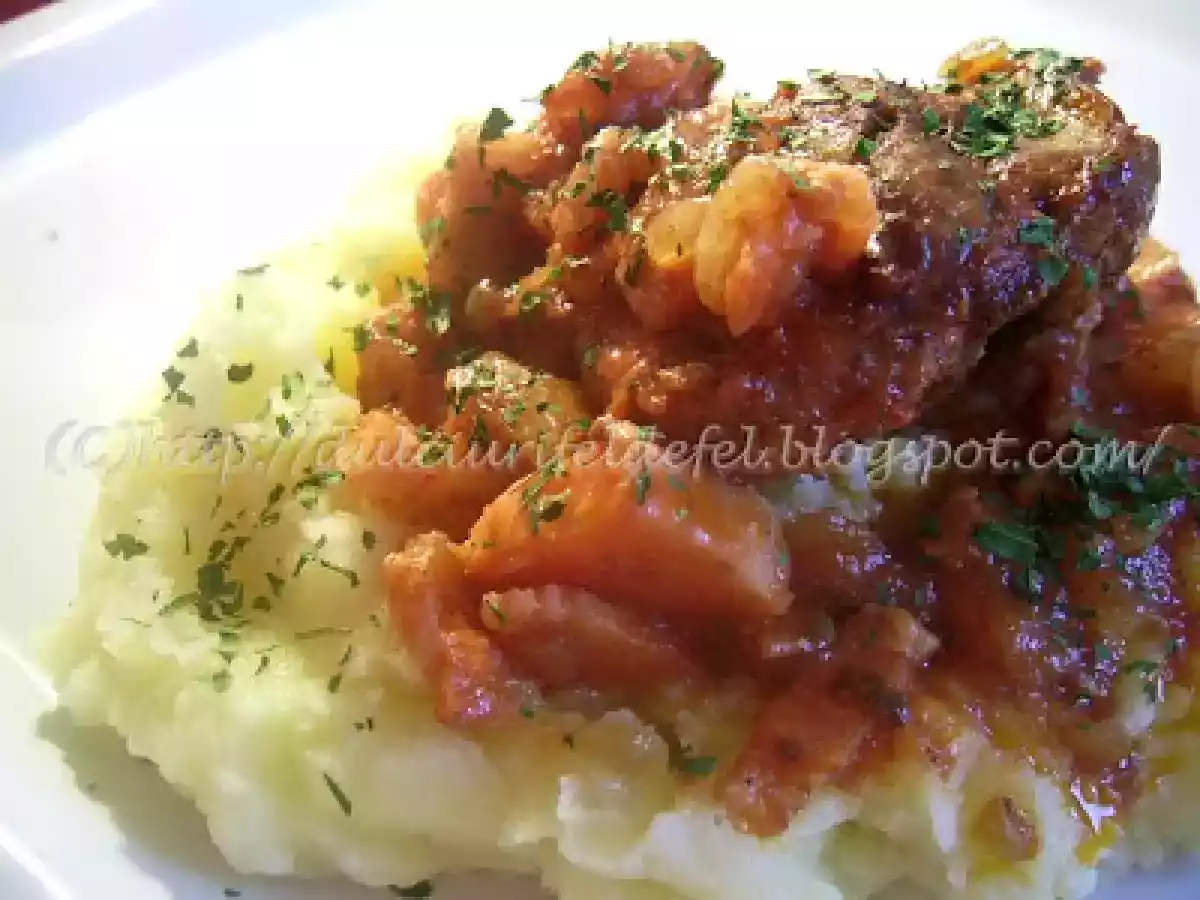 Ficatei de pui cu sos de rosii si bacon - poza 4