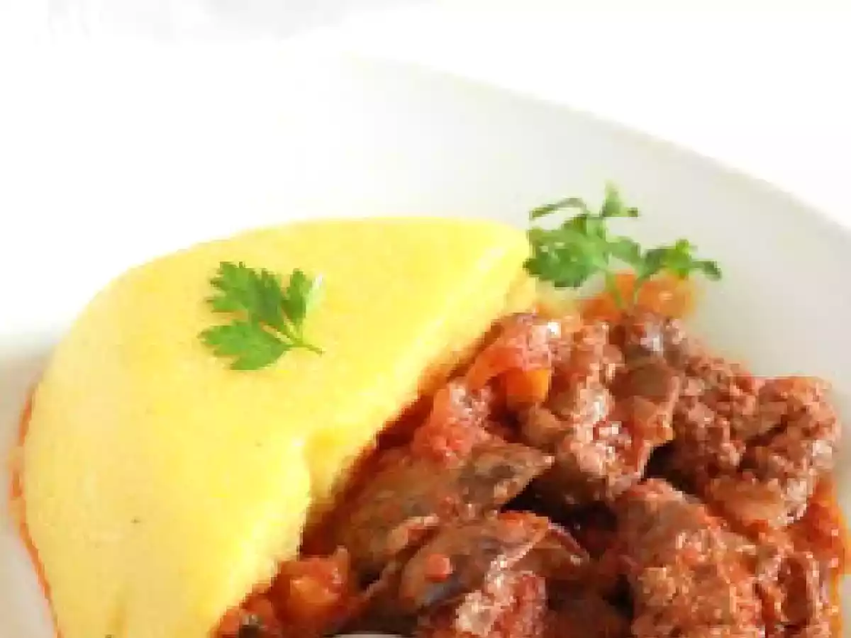 Ficatei de pui cu sos de rosii si usturoi