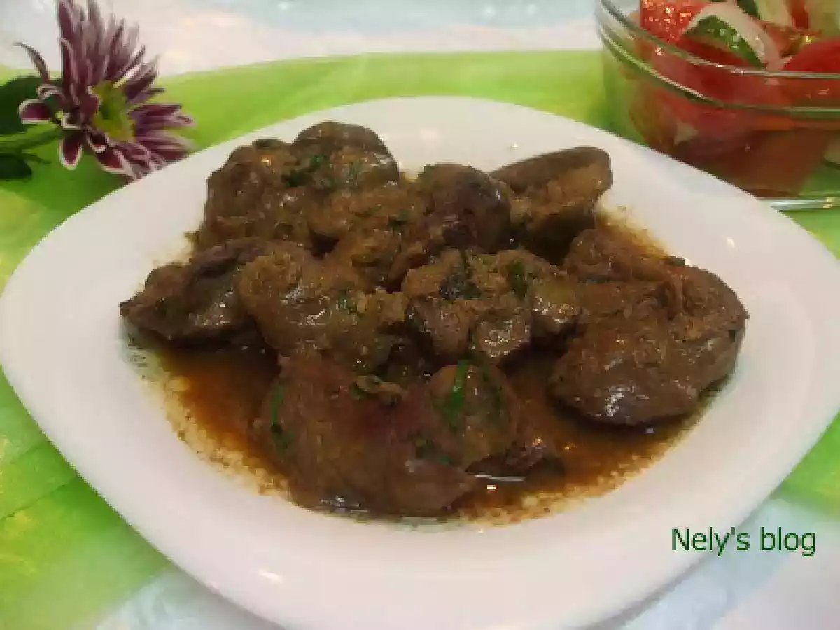 FICATEI DE PUI CU USTUROI - poza 3